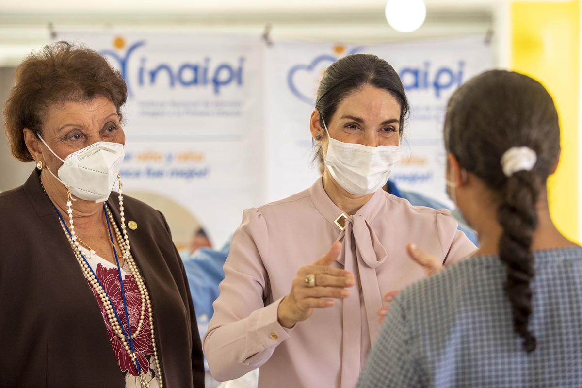 Primera dama Raquel Arbaje de Abinader visita Caipi La Unión, en Los Alcarrizos