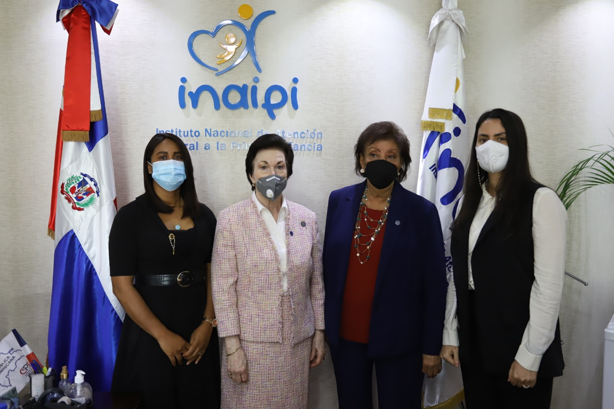 Besaida Manola Santana de Báez, Directora de INAIPI, junto a Sonia Guzmán Embajadora Dominicana en Washington, Yanett Rodríguez y Rosa Yanina Torres, Subdirectoras de Gestión Institucional y de Gestión Operativa y Territorial