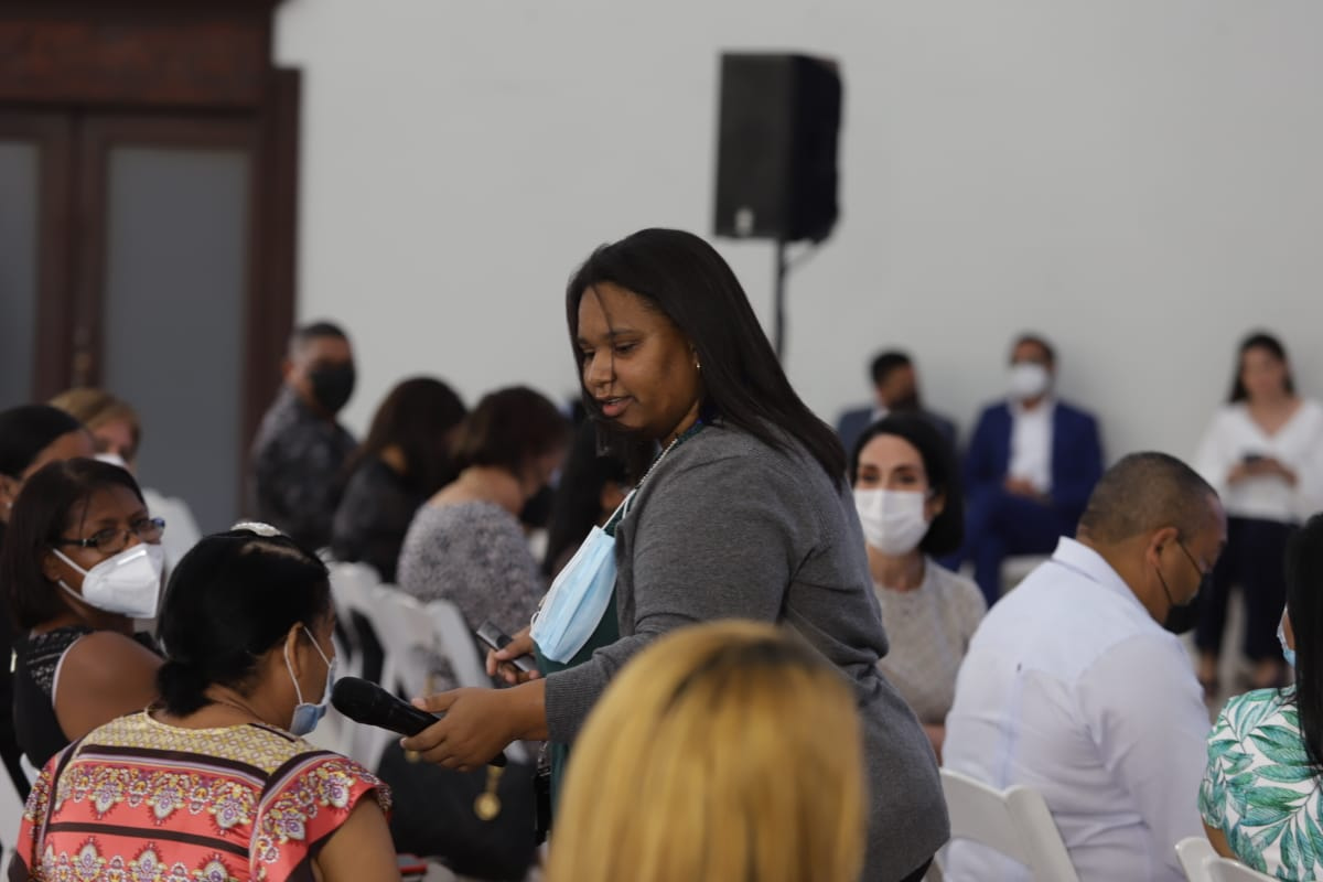 Primera Dama lanza programa “Aprendiendo para la vida” para orientar a padres, madres y tutores