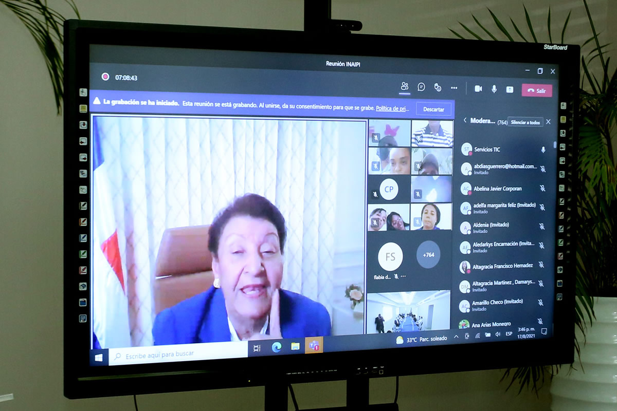 Primera Dama y directora del Inaipi encabezan reunión virtual del Inaipi previo a apertura de servicios