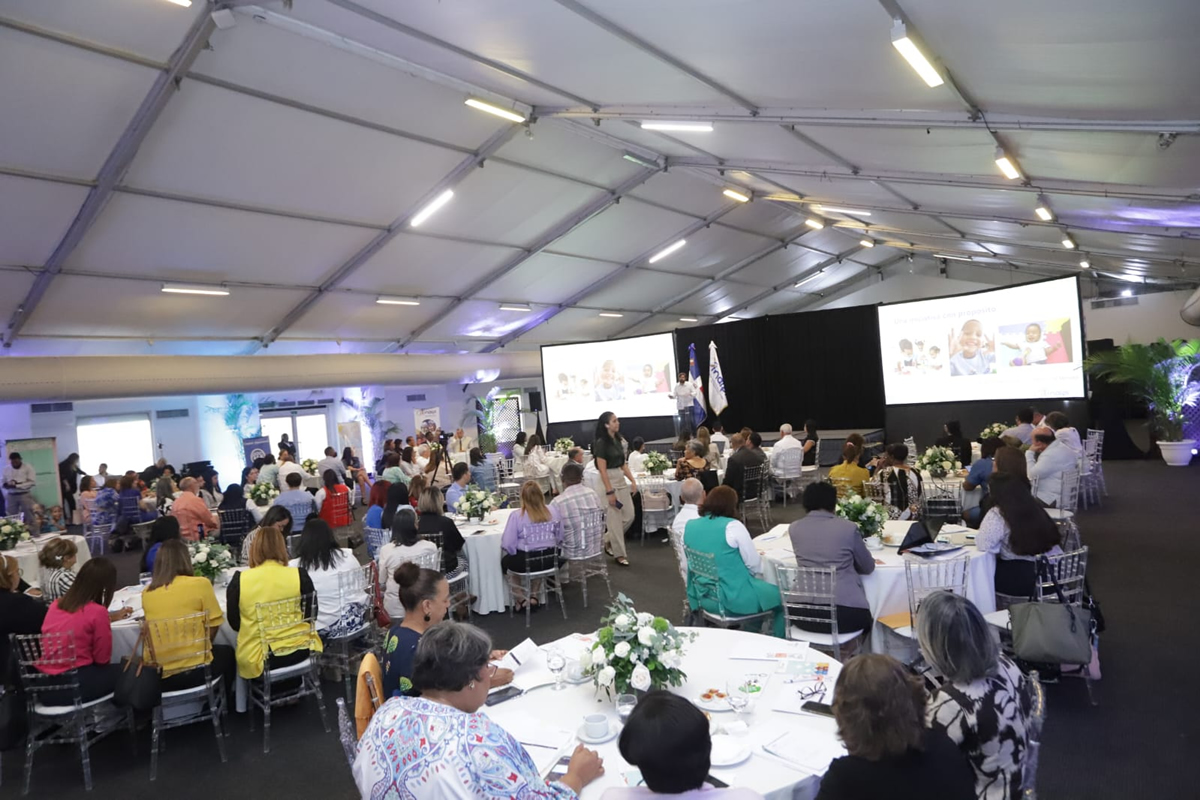 Directivos del Inaipi y organizaciones socias que participaron en el Encuentro