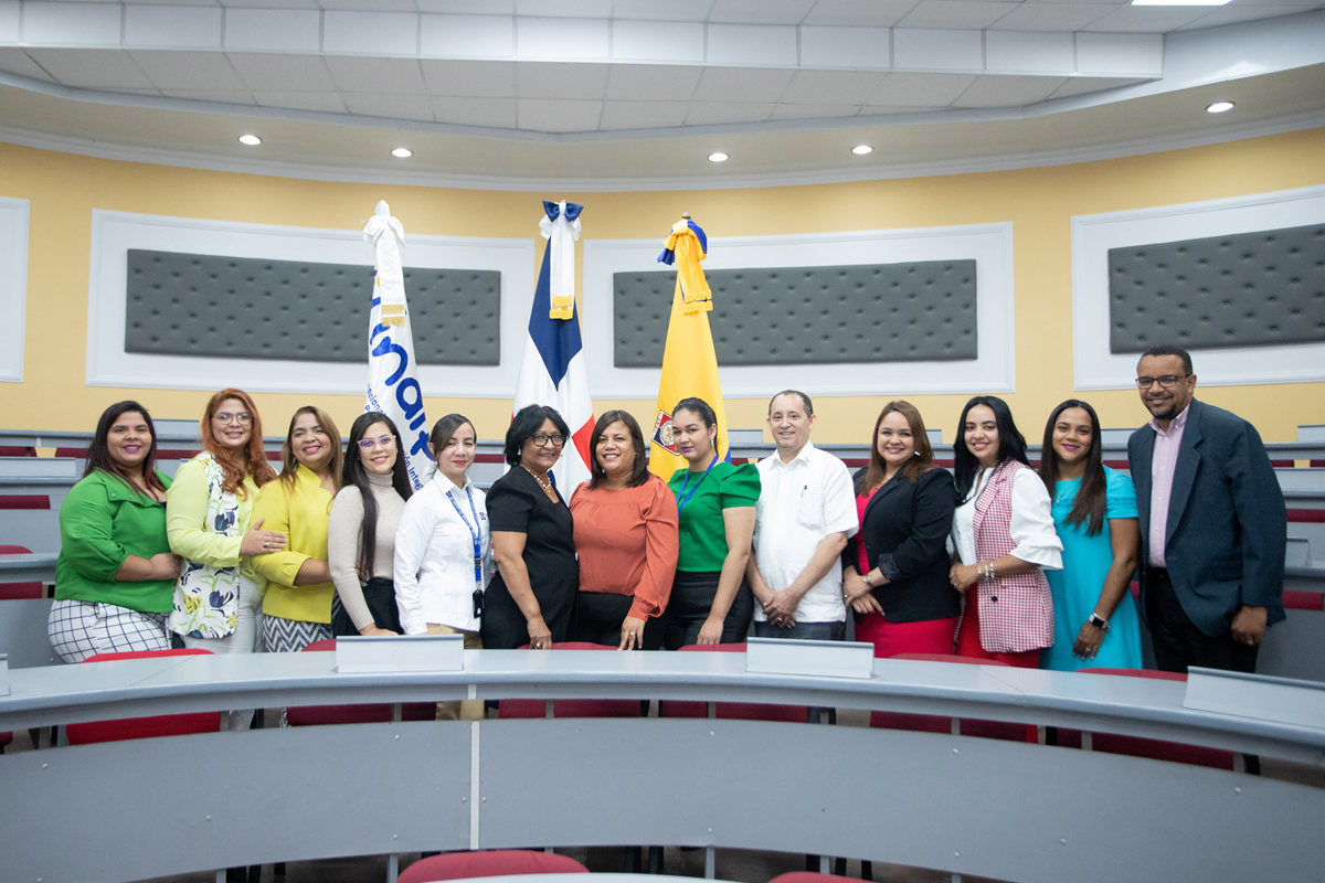 Representantes de la Universidad Católica Nordestana y del INAIPI