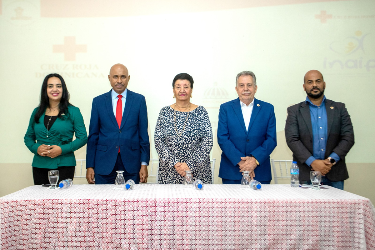Besaida Manola Santana, directora ejecutiva del INAIPI, encabeza Curso Intensivo en Primeros Auxilios Pediátricos