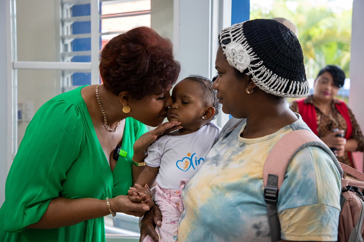 Josefa Castillo Rodríguez, directora ejecutiva del INAIPI, en el reinicio de los servicios luego de las festividades