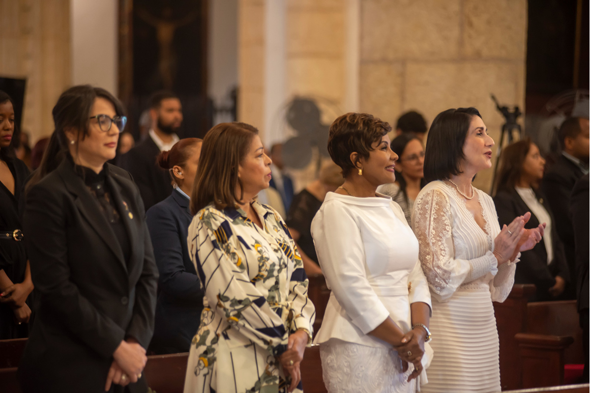 INAIPI celebra décimo aniversario con misa de acción de gracias  La primera dama Raquel Arbaje de Abinader, la directora ejecutiva del INAIPI, Josefa Castillo Rodríguez, directora ejecutiva del INAIPI y Ligia Pérez, presidenta del Consejo Nacional para la Niñez y la Adolescencia (CONANI)