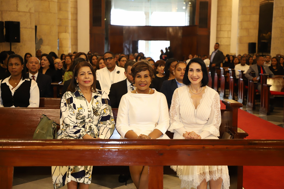 INAIPI celebra décimo aniversario con misa de acción de gracias  La misa fue encabezada por la primera dama de la República Dominicana, Raquel Arbaje de Abinader, la directora ejecutiva del INAIPI, Josefa Castillo Rodríguez y Ligia Pérez, presidenta del Consejo Nacional para la Niñez y la Adolescencia (CONANI)