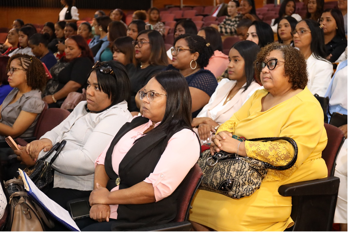 INAIPI, INAFOCAM y la Cruz Roja Dominicana clausuran tercera versión del curso intensivo en Primeros Auxilios Pediátricos Colaboradores participantes del curso Primeros Auxilios Pediátricos, Urgencias y Emergencias