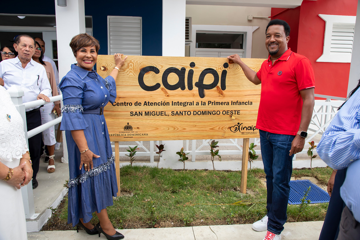 Con la asistencia de Pedro Martínez, presidente Abinader y Josefa Castillo inauguran un CAIPI que beneficia a 250 infantes en San Miguel de Manoguayabo Josefa Castillo Rodríguez, directora ejecutiva del INAIPI junto a Pedro Martínez, ex lanzador de Grandes Ligas y Salón de la Fama de Cooperstown