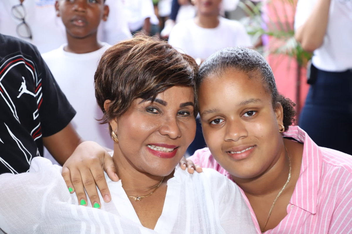 Directora del INAIPI destaca compromiso del Gobierno con una inversión inclusiva e igualitaria en la primera infancia vulnerable Josefa Castillo Rodríguez, directora ejecutiva del INAIPI, comparte con Madre en la actividad