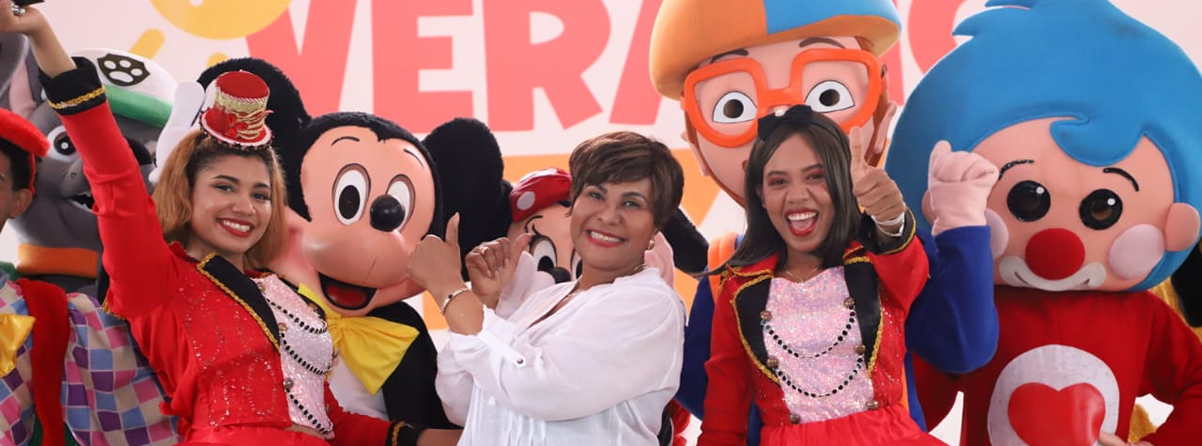 Josefa Castillo Rodríguez, directora ejecutiva del INAIPI, inaugura en Santo Domingo las Tardes Divertidas de Verano