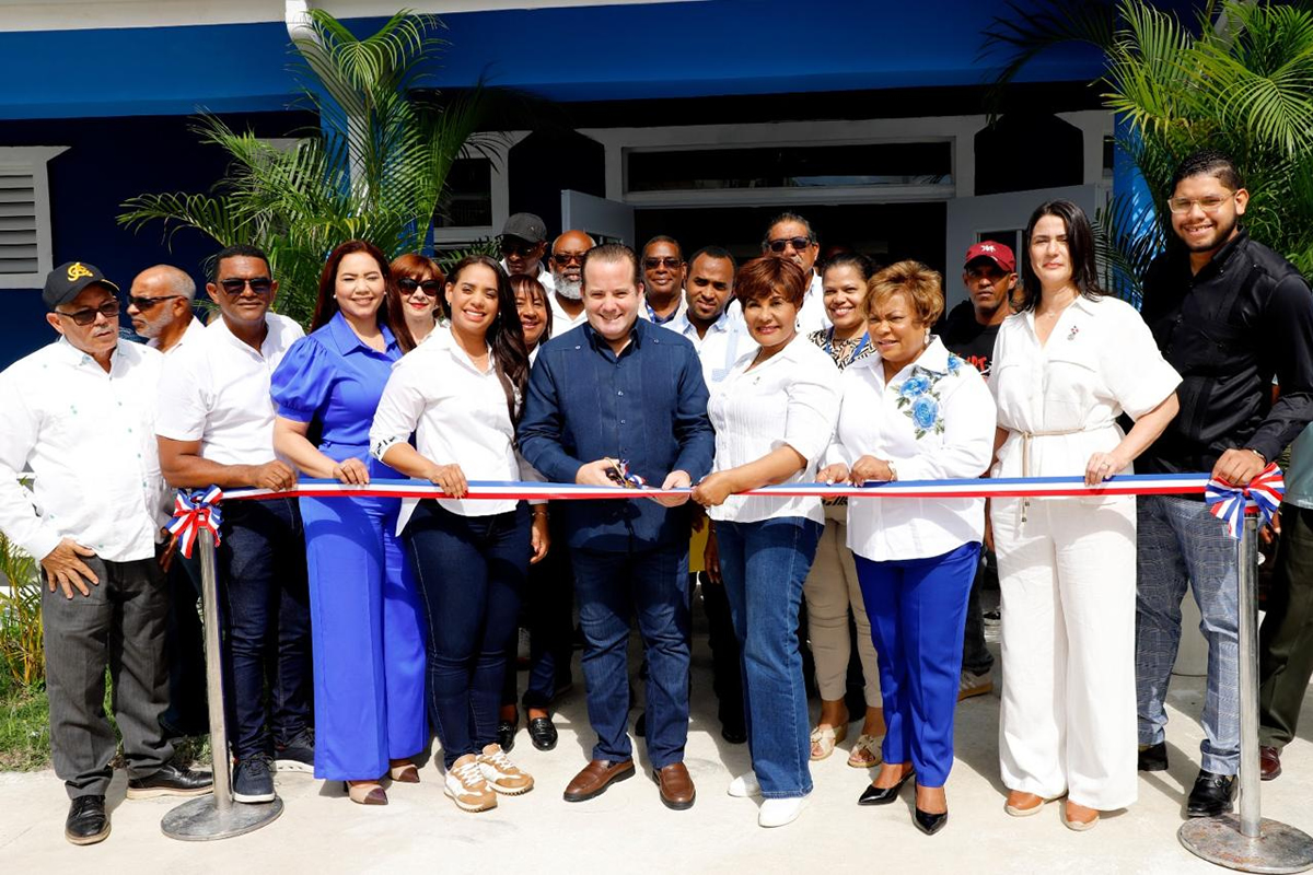 Ministro de la Presidencia y directora del INAIPI ponen en servicio CAIPI que beneficiará a niños vulnerables de 0 a 5 años en Santo Domingo Norte